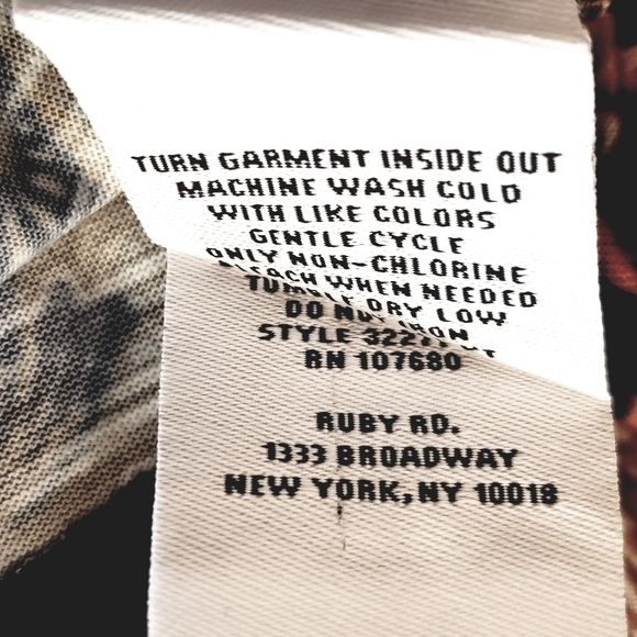 Ruby Rd Sharkbite Top - Picture 8 of 8